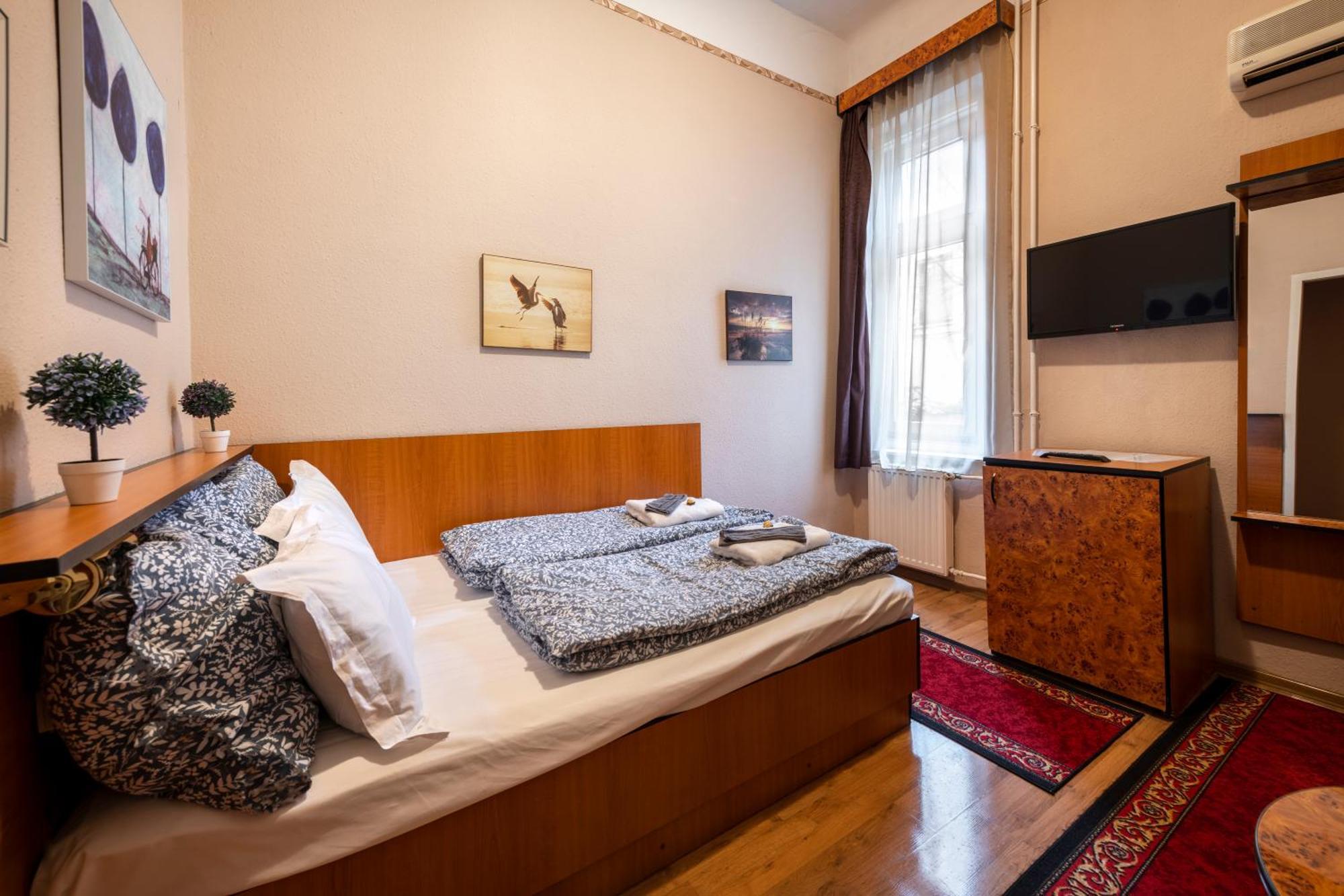 Hotel Kristal Gellert Hill Budapest Exterior photo